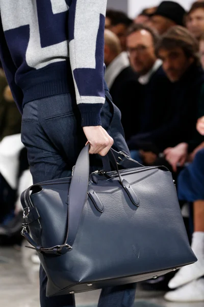 Look 75